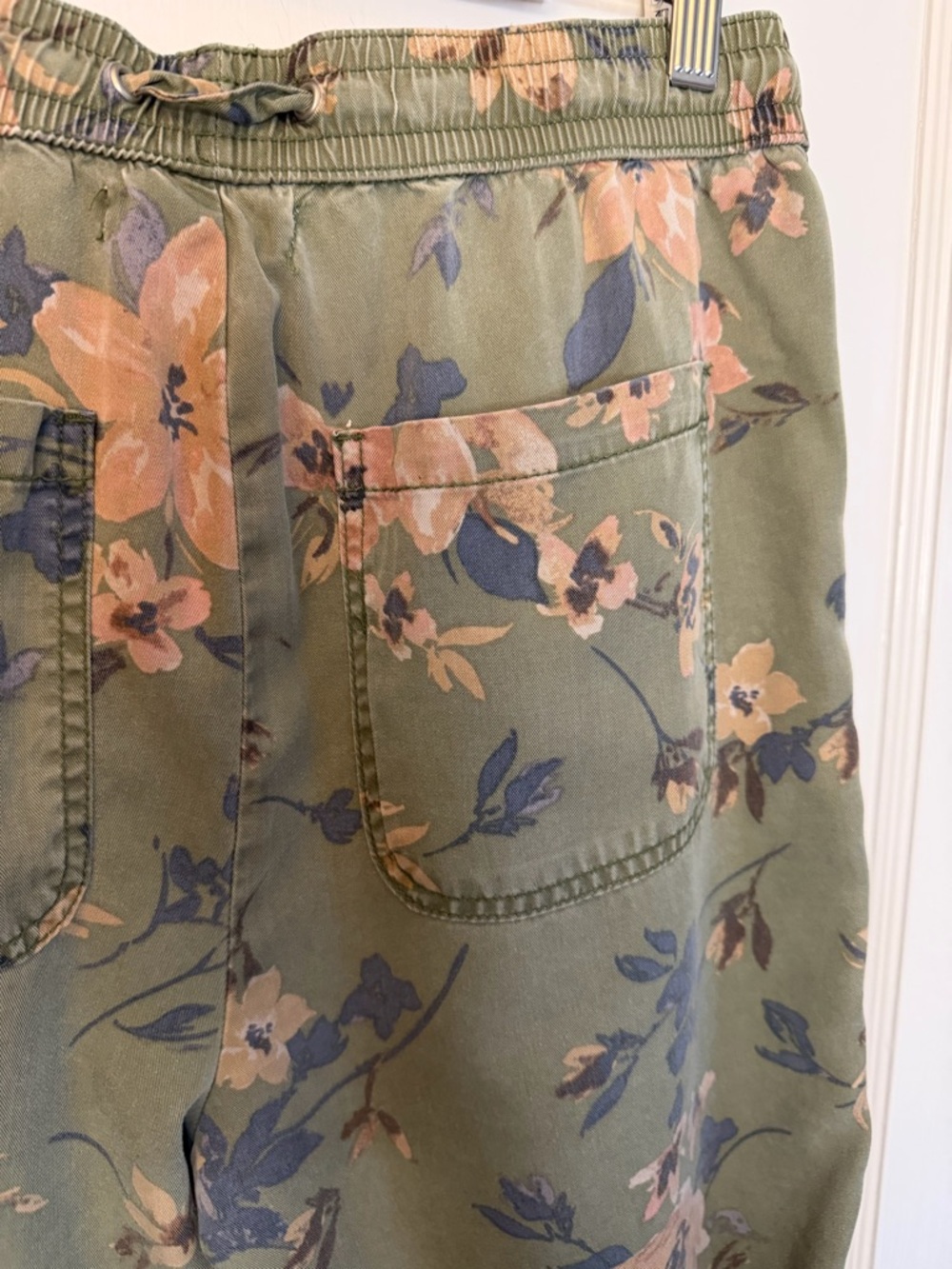 Anthropologie Petite Floral Print Green Lyocell Drawstring Elastic Waist Jogger… - Picture 6 of 11